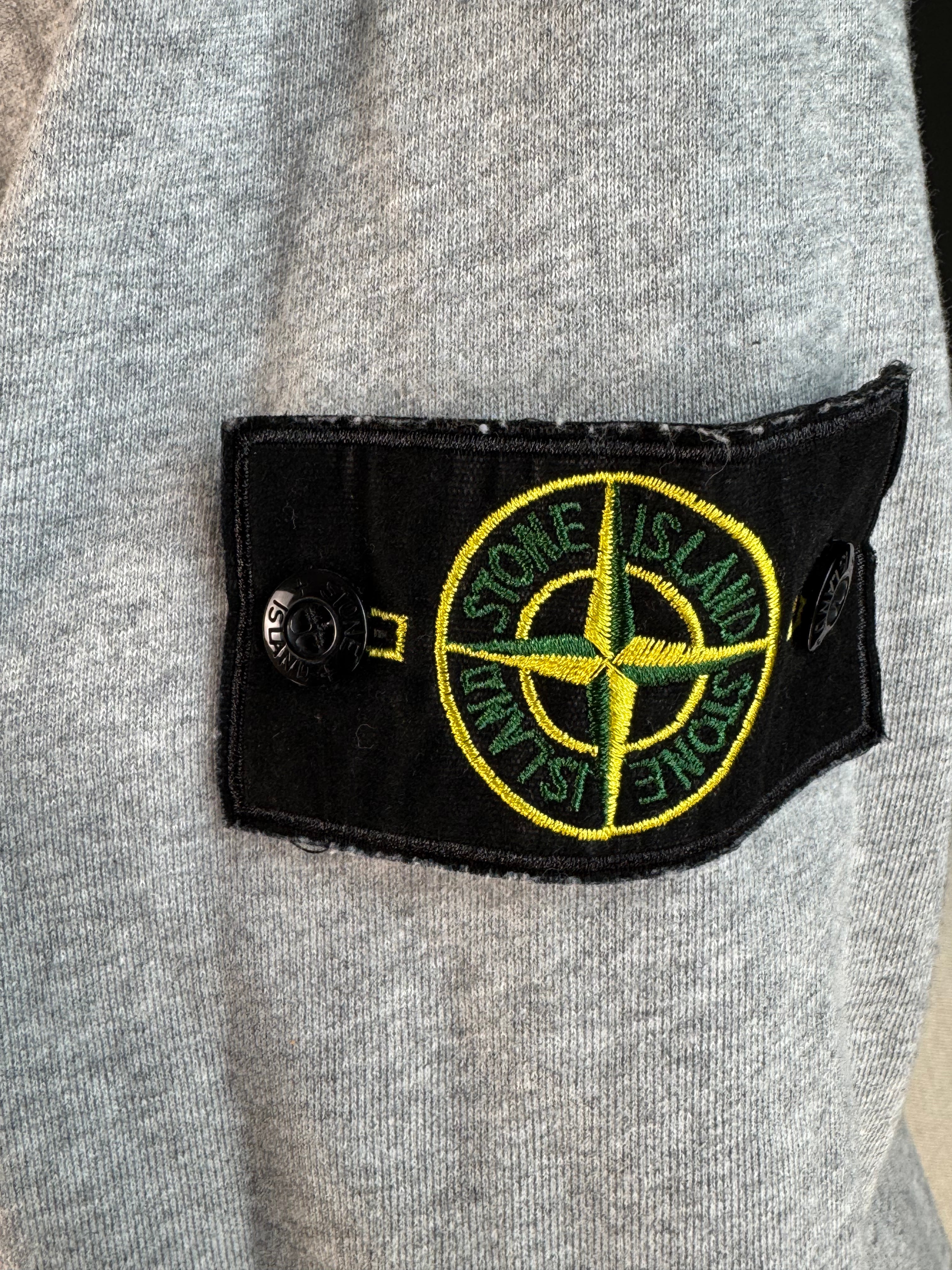 STONE ISLAND - FELPA ZIP CON CAPPUCCIO